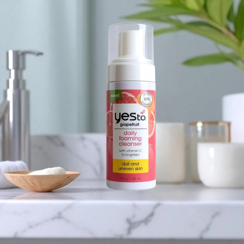 YES TO GRAPEFRUIT Daily Foaming Cleanser